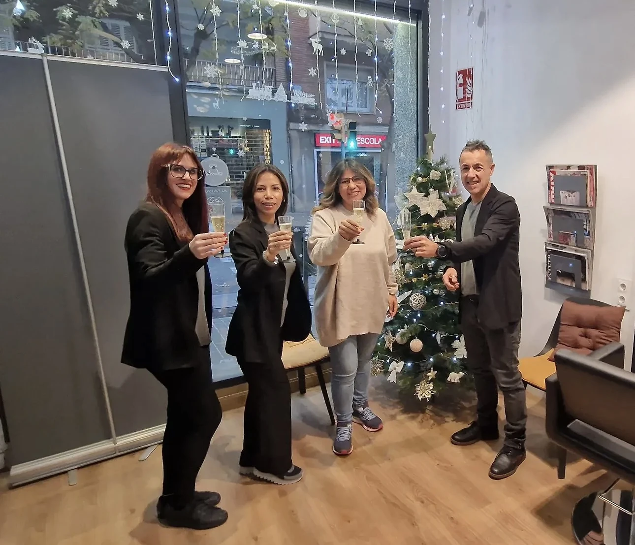 Equipo de Bairestilistes junto a Jorge Martínez